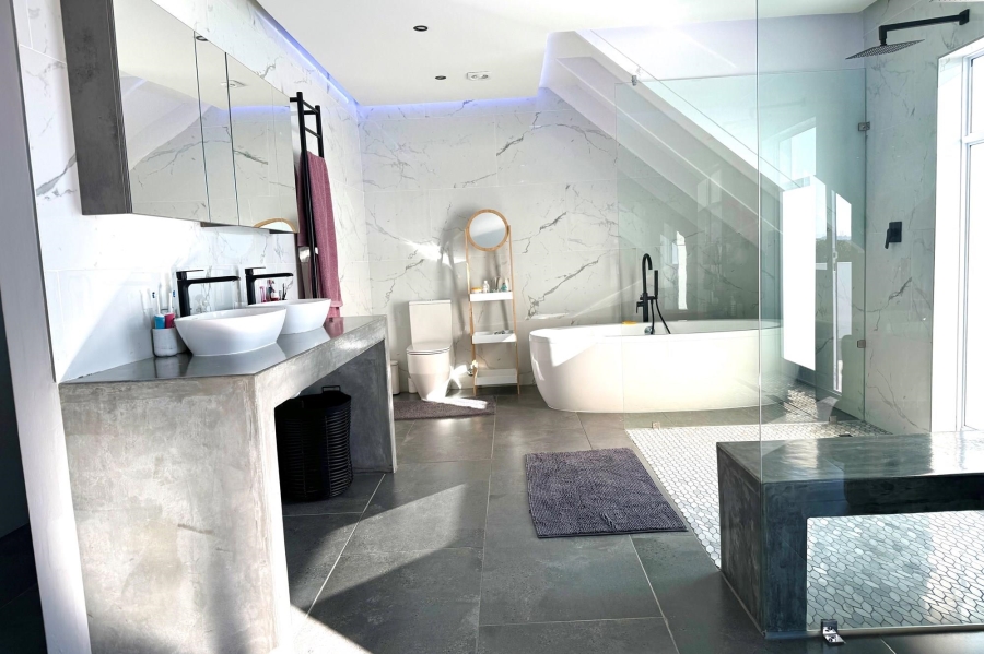 9 Bedroom Property for Sale in Long Acres Country Estate Western Cape